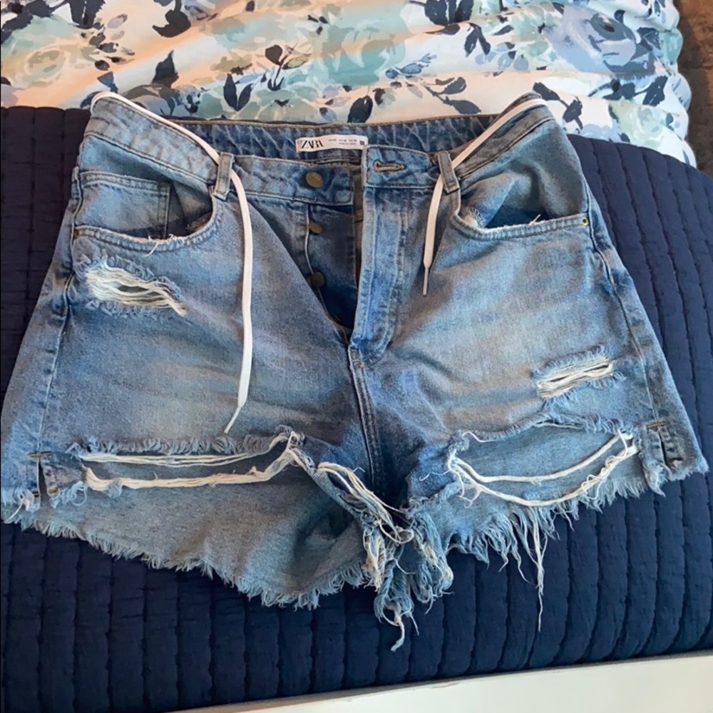 Zara distressed shorts